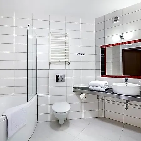 Otel Krasicki & 3*